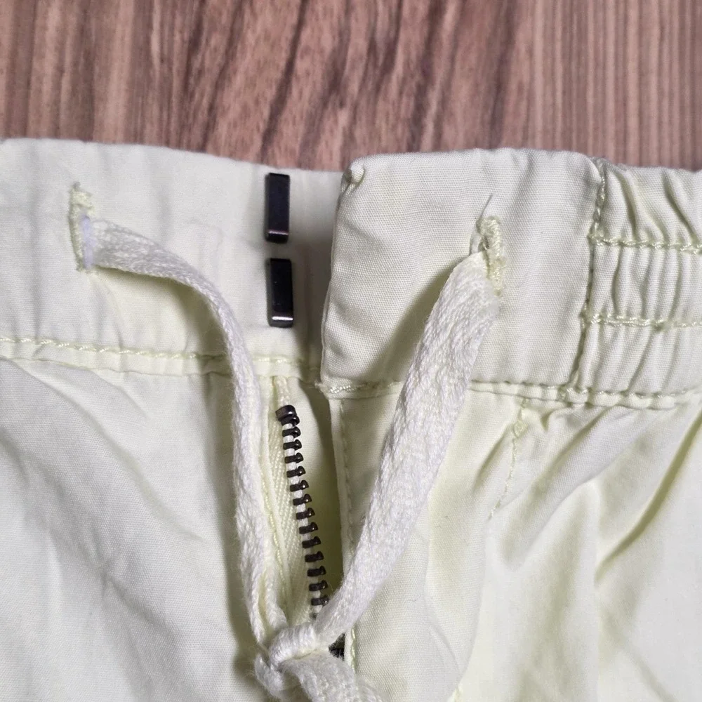 Lou & Grey Casual‎ Shorts Women's Size M Light Green Cotton Drawstring Waist